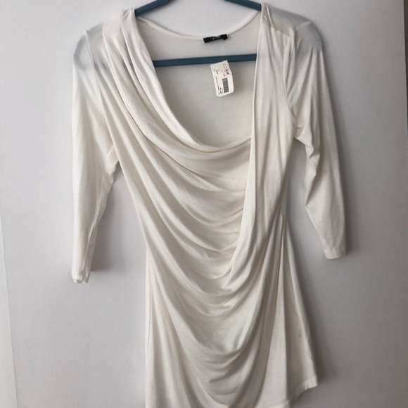 White top - Picture 1 of 3